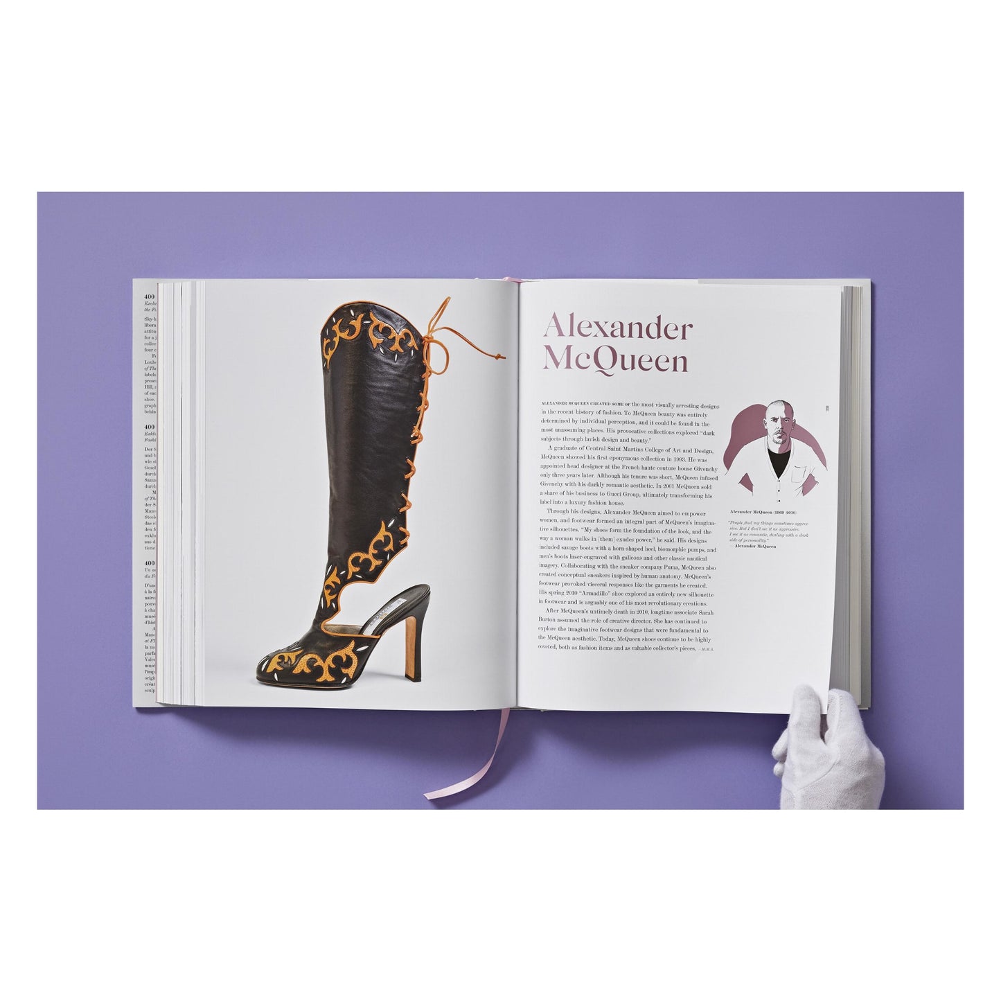 Shoes A-Z. The Collection of The Museum at FIT (German, French, English) (FFE)
