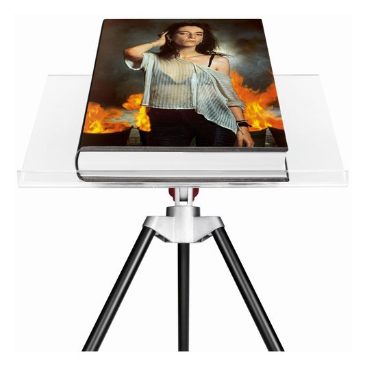 Annie Leibovitz, with dustjacket Patti Smith
