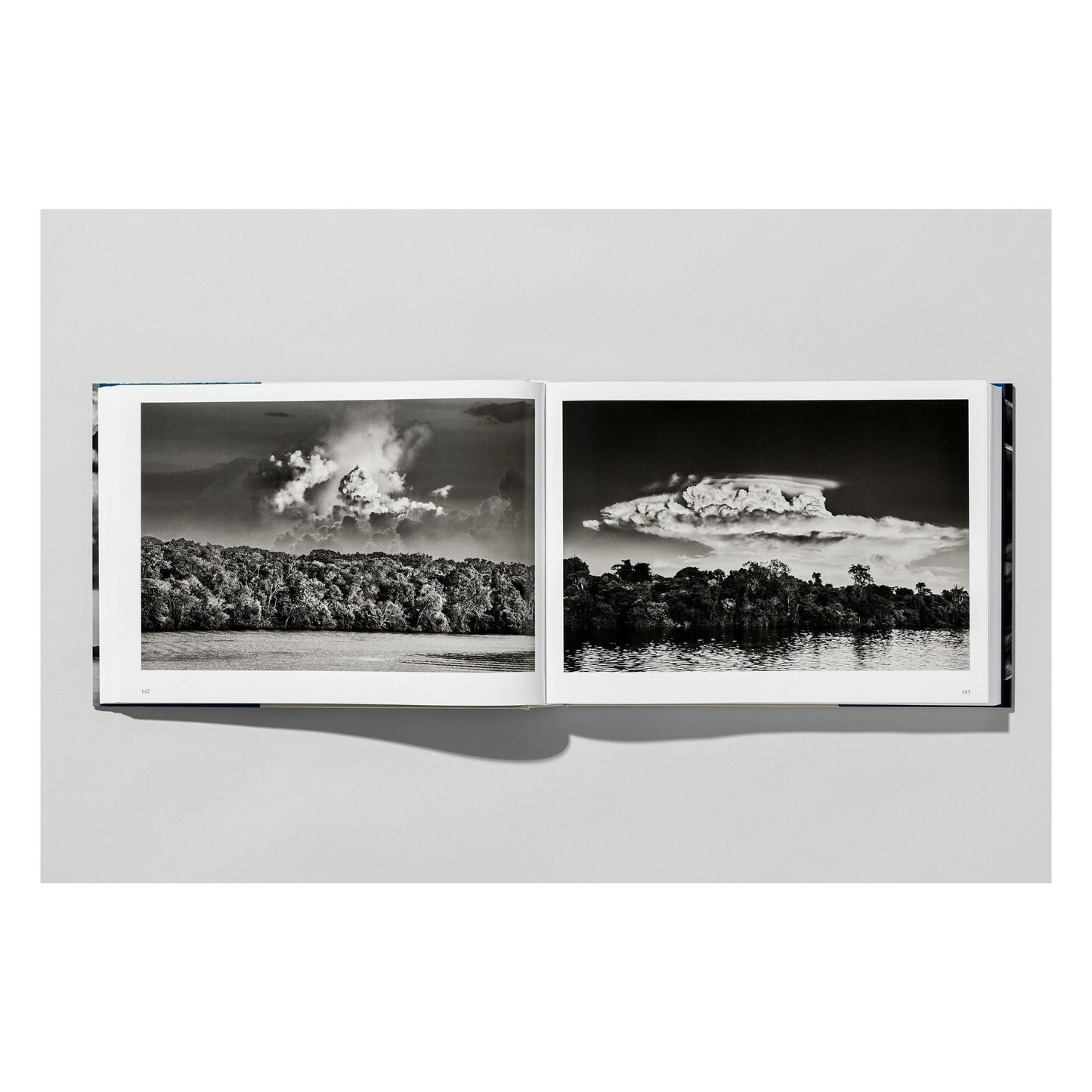 Sebastião Salgado. Amazônia (Portuguese)