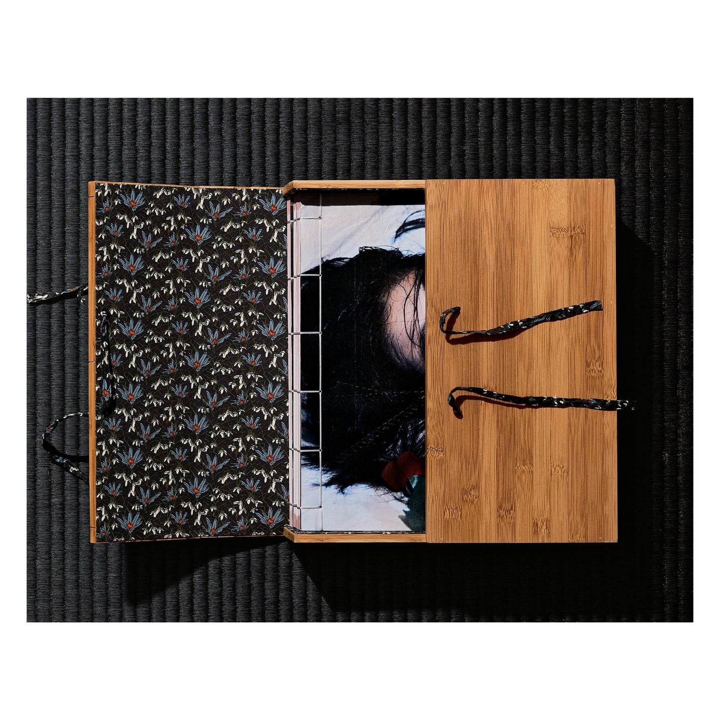Nobuyoshi Araki. Bondage (German, French, English) (AP)