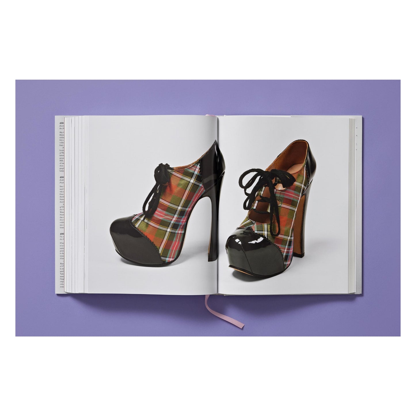 Shoes A-Z. The Collection of The Museum at FIT (German, French, English) (FFE)