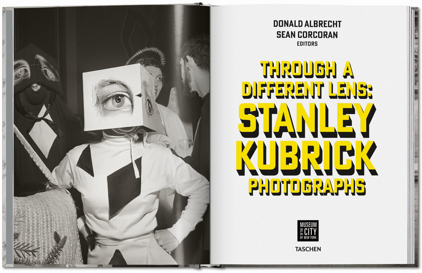 Stanley Kubrick Photographs. Through a Different Lens (German, French, English)