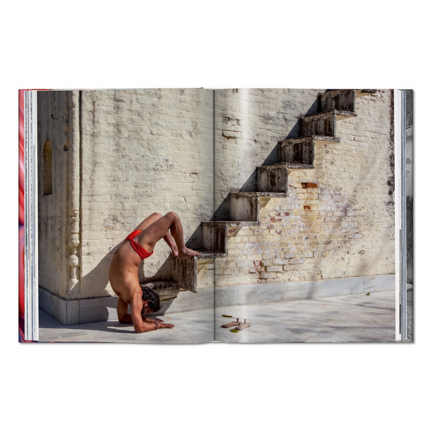 Michael O'Neill. On Yoga. The Architecture of Peace (German, French, English)
